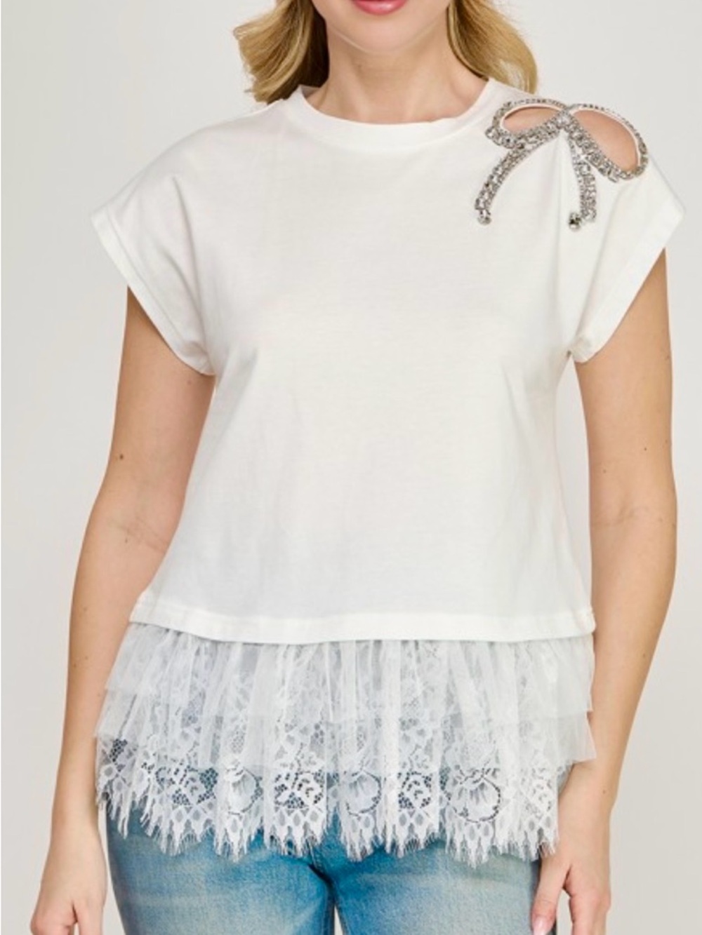 VICTORIAN White Lace-Hem Short Sleeve Top with Bow Accent